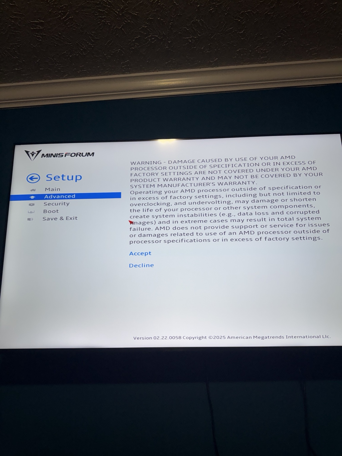AMD Overclocking warning in the MINISFORUM BIOS with Accept and Decline options